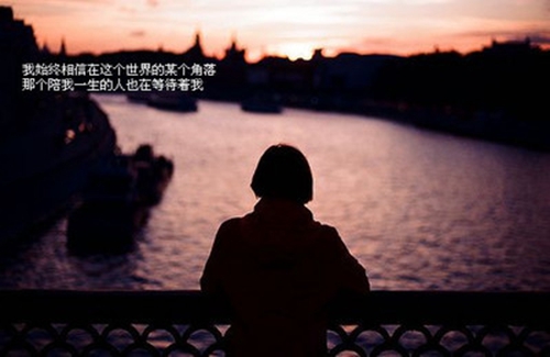 好苦逼的句子说说（10条一边的幽默句子）