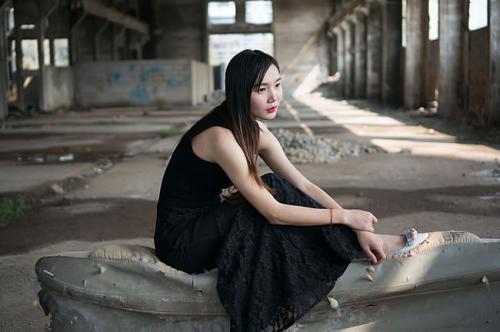 我爱他个性签名说说，形容女人漂亮的句子i 
