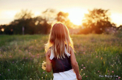 女生发个性签名句子关于爱情「关于有一种悲伤的句子」